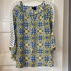 New Directions, boho open design sleeve top, Size M